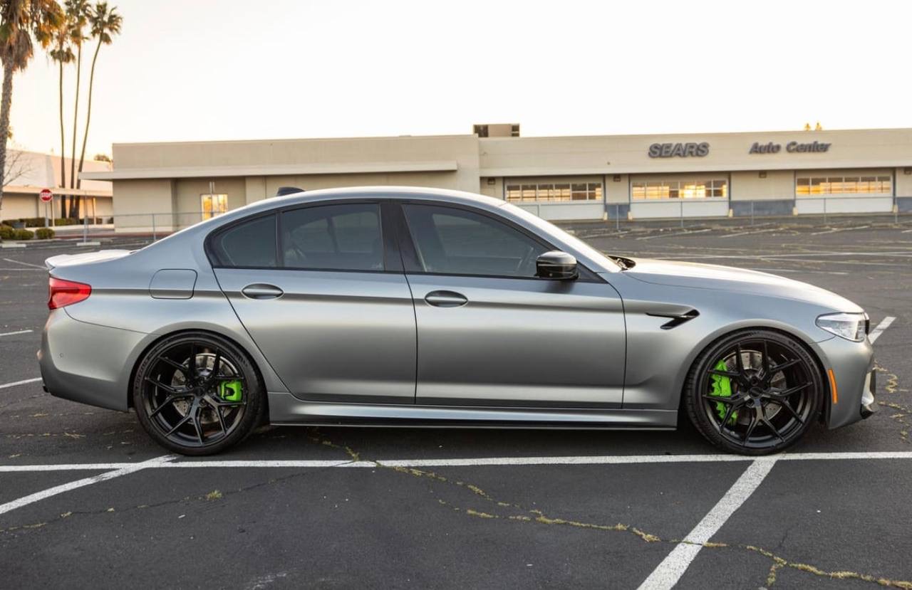 Car photo - photo 2
